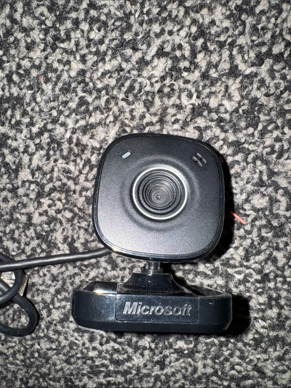 Microsoft Black USB Webcam with Built-in Clip